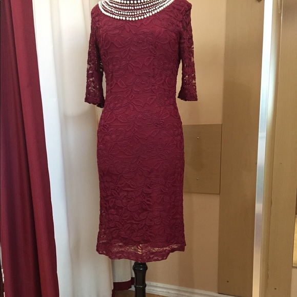 Burgundy lace lined dress size M - Picture 2 of 10